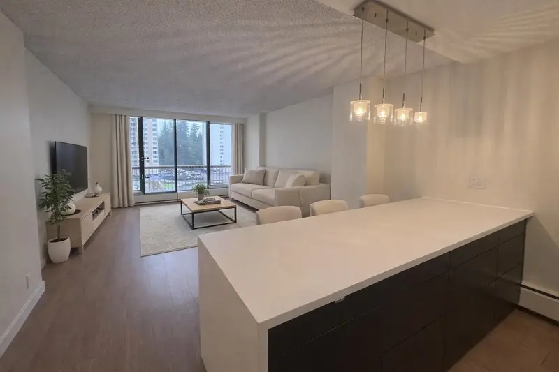 609 2016 FULLERTON AVENUE - photo 2 of 8