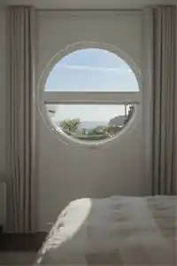 502 14955 VICTORIA AVENUE - thumbnail 15