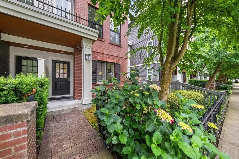 4 3399 151 STREET - photo 1 of 30
