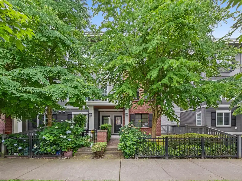 4 3399 151 STREET - photo 2 of 30