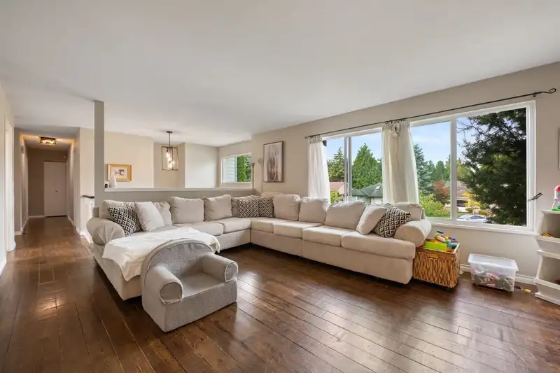 1150 163B STREET - photo 3 of 39