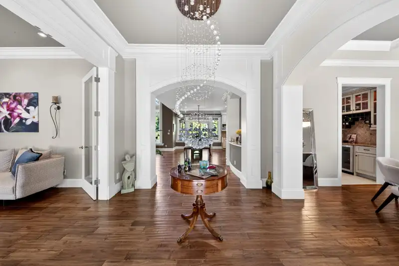 14057 28 AVENUE - photo 4 of 35
