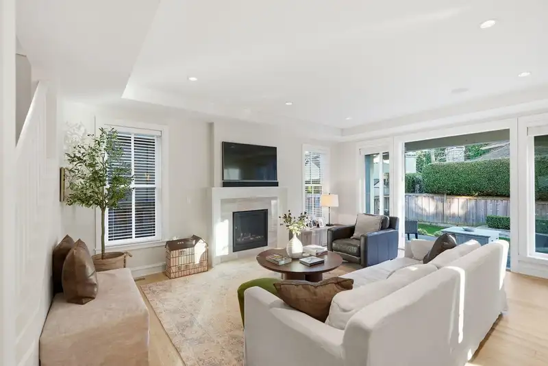 12978 15A AVENUE - photo 1 of 36
