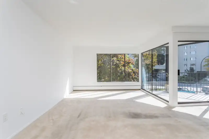 310 1437 FOSTER STREET - photo 4 of 25