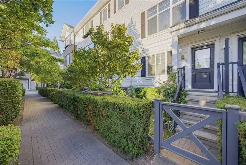19 16458 23A AVENUE - photo 1 of 25