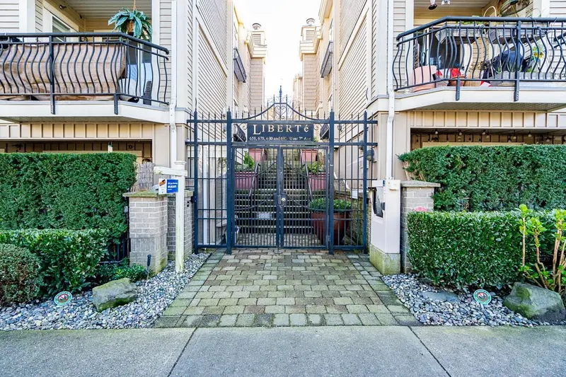 310 678 W 7TH AVENUE - photo 3 of 25