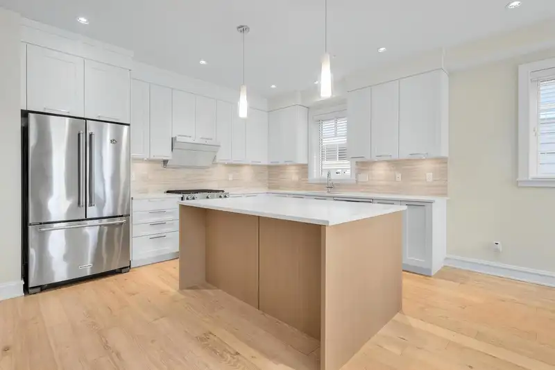12955 15A AVENUE - photo 4 of 25
