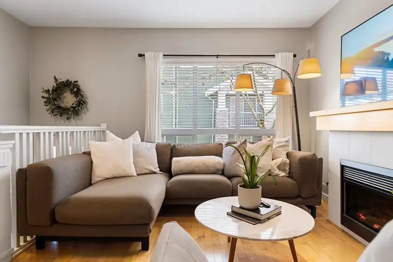 70 15168 36 AVENUE - photo 2 of 40