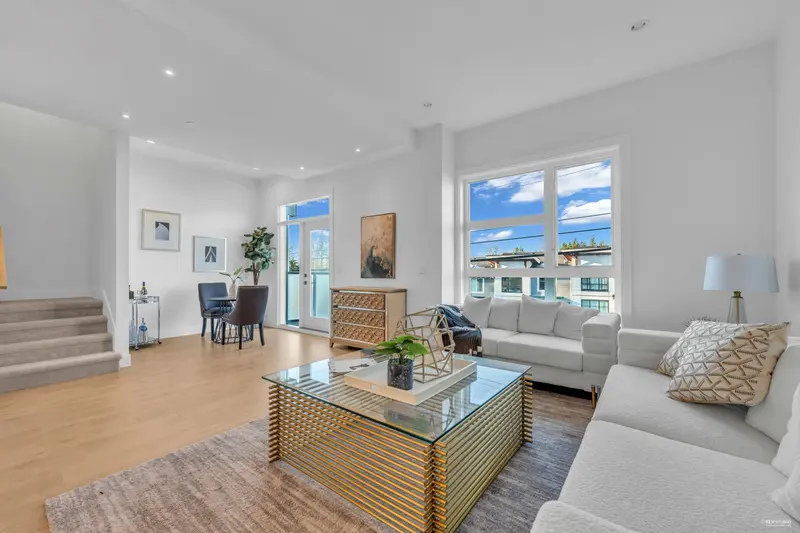 13618 232ST STREET - photo 4 of 25