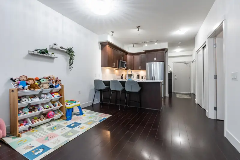 205 2436 KELLY AVENUE - photo 4 of 20