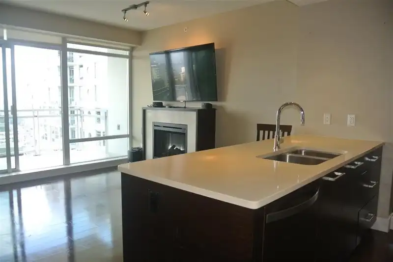 1407 15152 RUSSELL AVENUE - photo 4 of 15