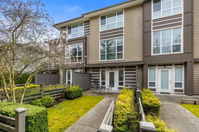 40 15405 31 AVENUE - photo 2 of 25