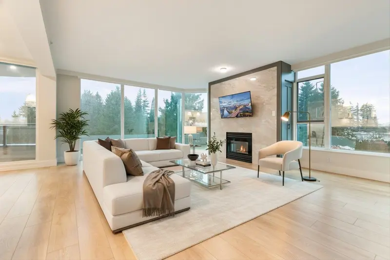 504 32330 SOUTH FRASER WAY - photo 1 of 25