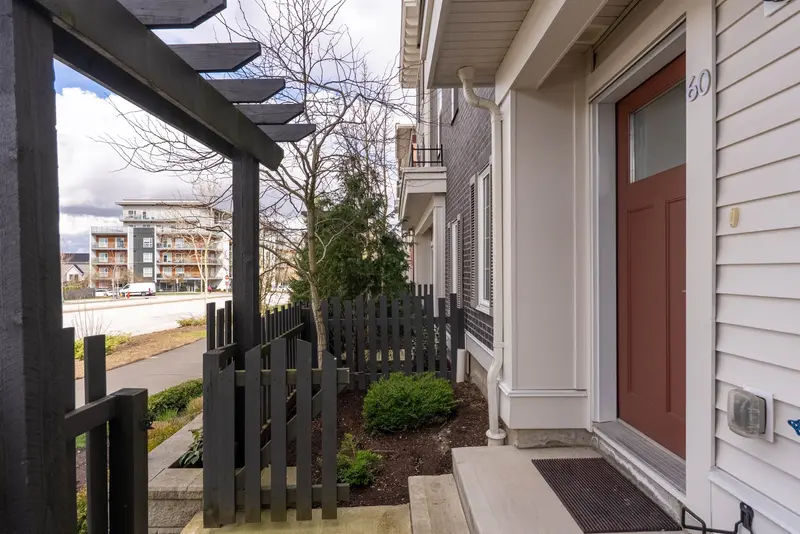 60 8371 202B STREET - photo 3 of 25