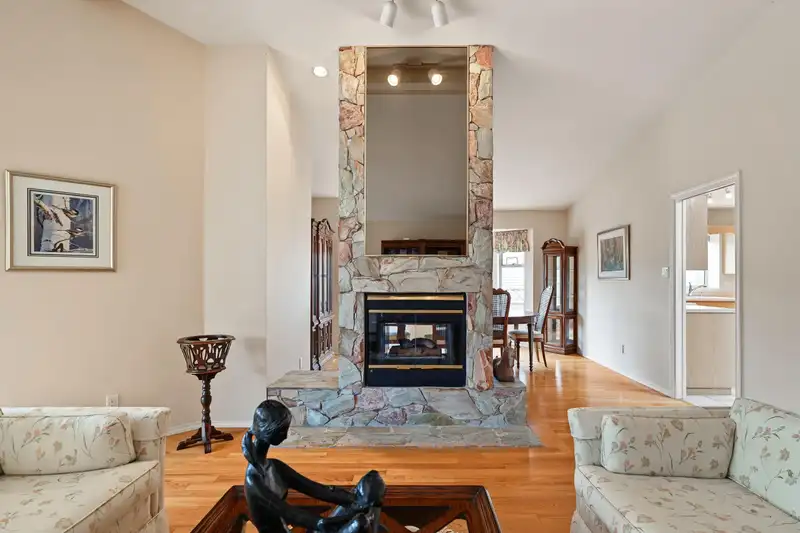 16155 16A AVENUE - photo 2 of 25