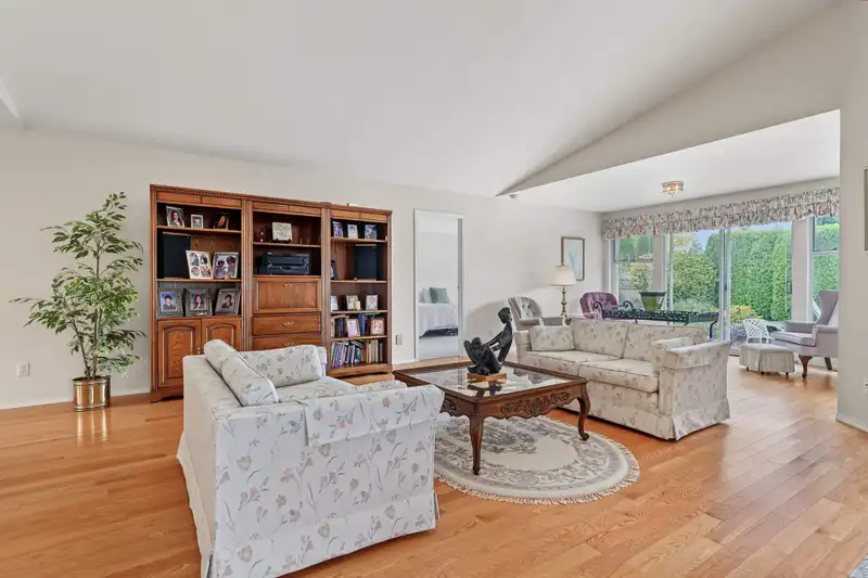 16155 16A AVENUE - photo 3 of 25