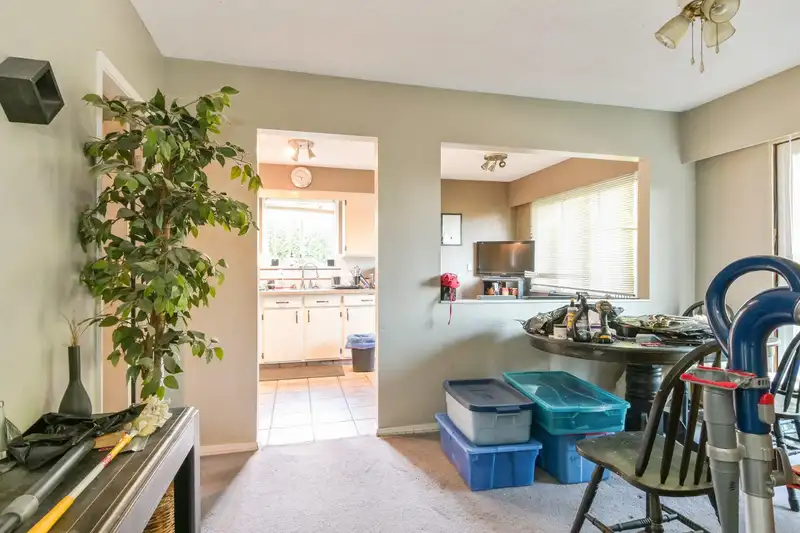 1543 LEE STREET - photo 4 of 16