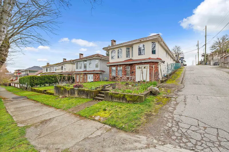 728 E 21ST AVENUE - photo 2 of 21