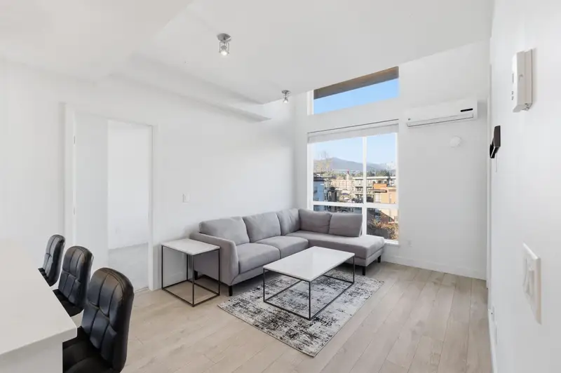 605 719 W 3RD STREET - photo 3 of 25