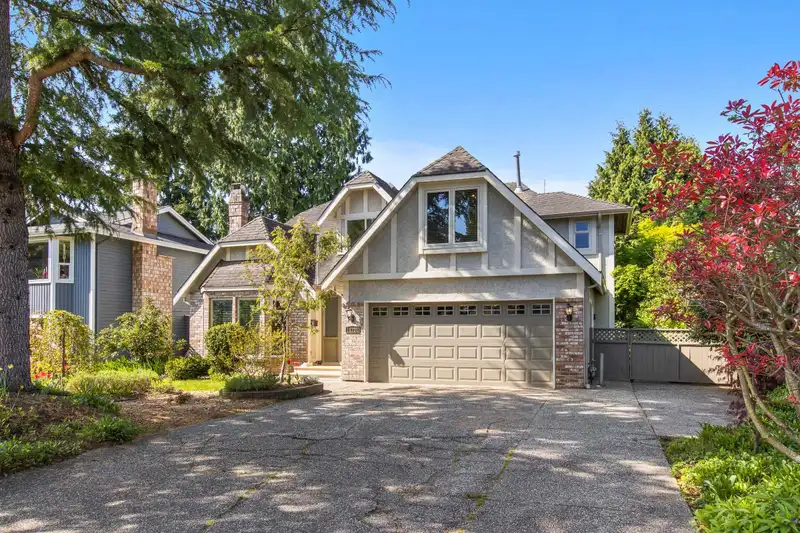 14202 18 AVENUE - photo 1 of 37