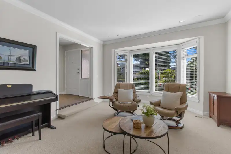 14202 18 AVENUE - photo 4 of 37