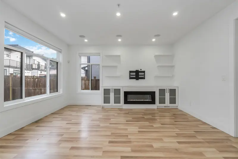 36689 DIANNE BROOK AVENUE - photo 4 of 25