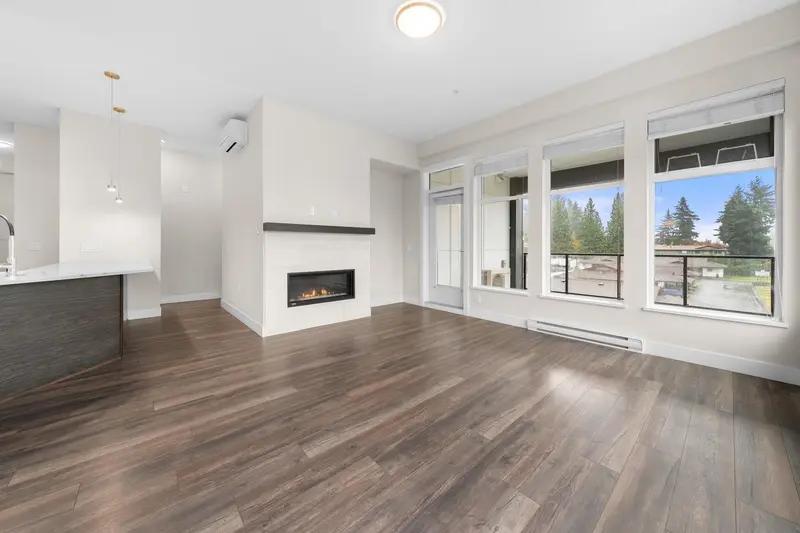 312 2120 GLADWIN ROAD - photo 4 of 25