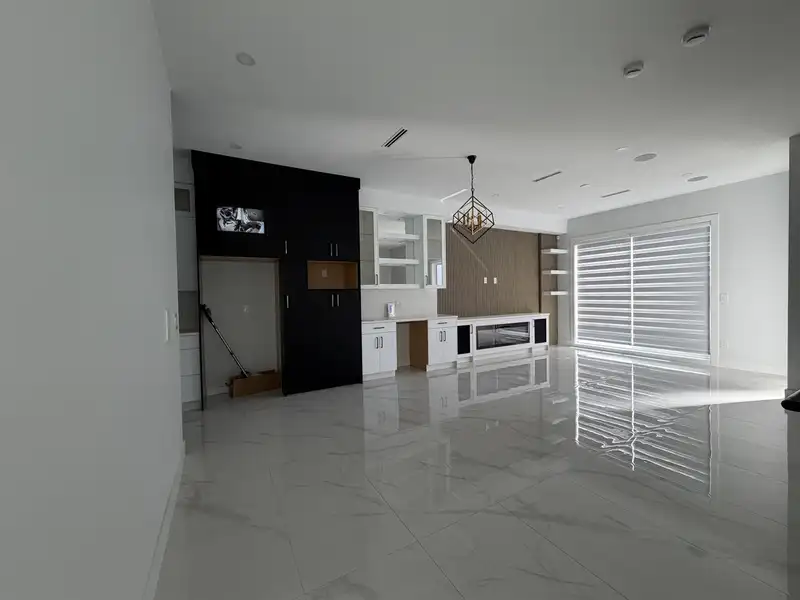 101 16633 18A AVENUE - photo 3 of 19