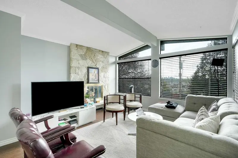 1987 CAPE HORN AVENUE - photo 4 of 25