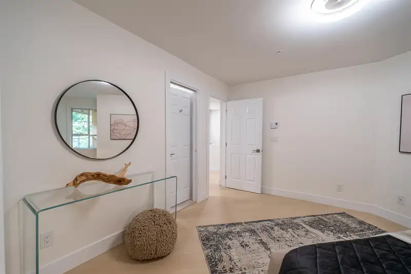 314 15185 22 AVENUE - photo 4 of 36