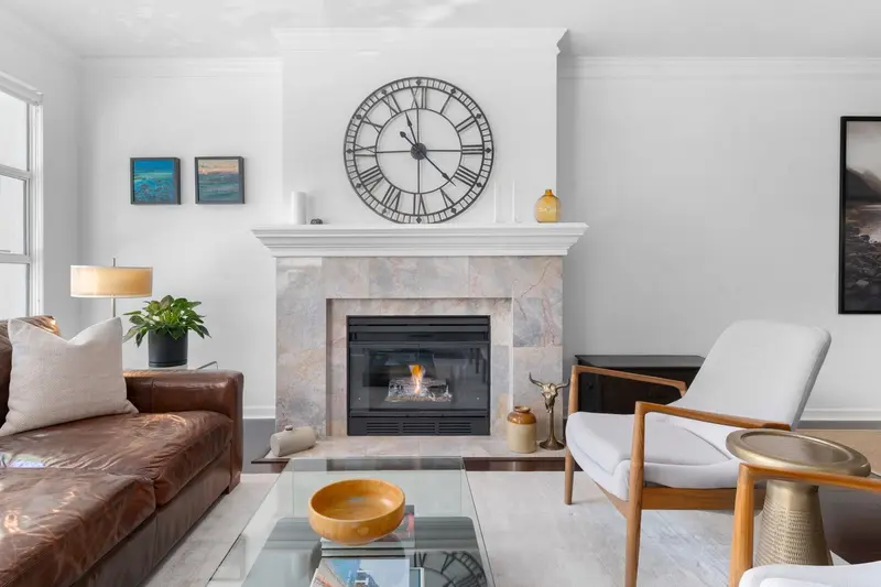 204 3151 WOODBINE DRIVE - photo 2 of 25