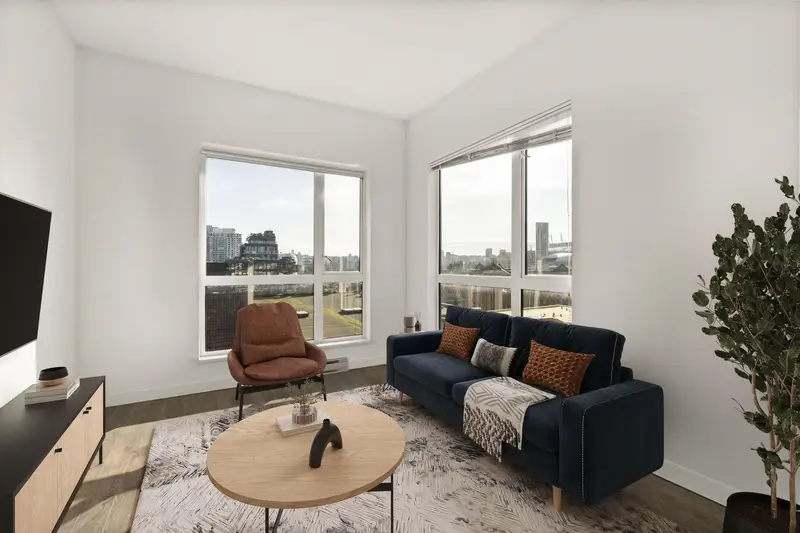 618 138 E HASTINGS STREET - photo 1 of 25