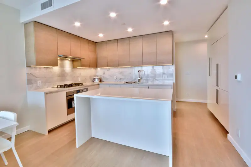 4504 2108 GILMORE AVENUE - photo 4 of 24