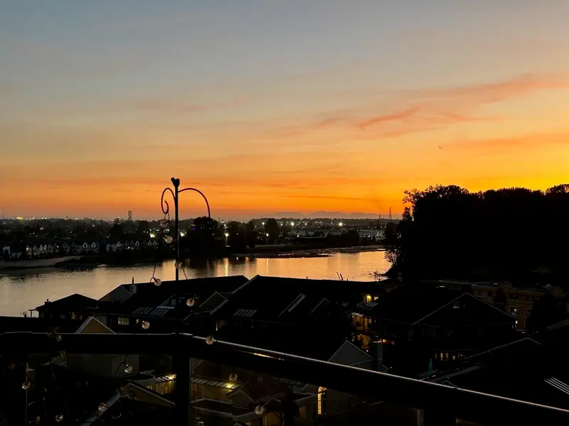 1006 10 LAGUNA COURT - photo 1 of 25