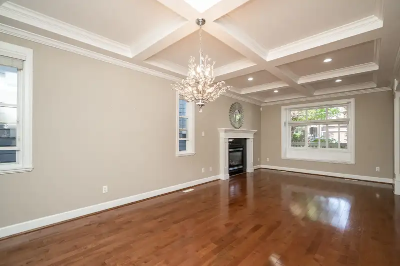 3782 154 STREET - photo 4 of 25