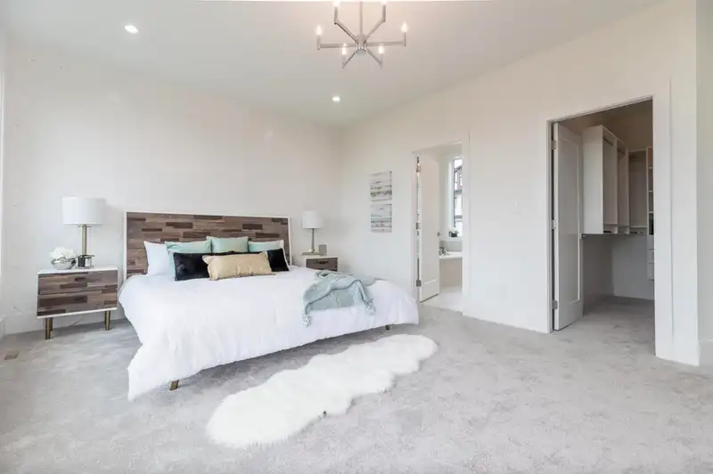 14899 35A AVENUE - photo 3 of 20