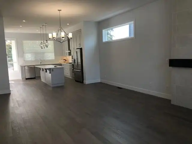 16532 20A AVENUE - photo 4 of 5