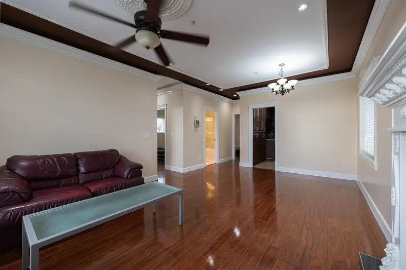 741 E 61ST AVENUE - photo 4 of 23