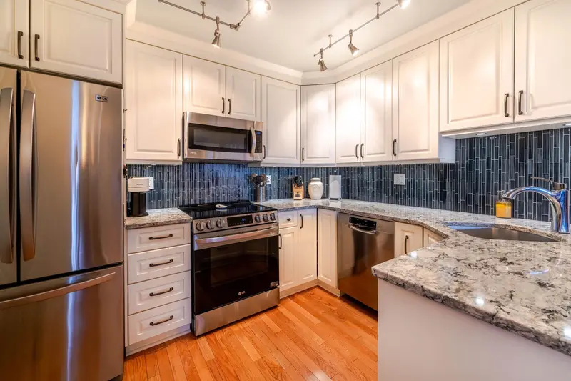 1606 612 FIFTH AVENUE - photo 4 of 22