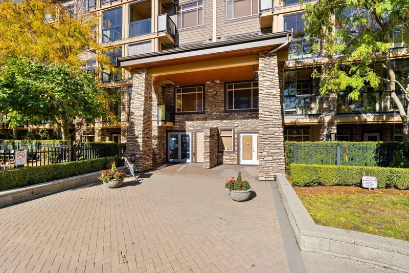 568 8258 207A STREET - photo 3 of 25