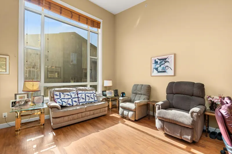 568 8258 207A STREET - photo 4 of 25