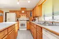 965 164A ST. STREET - thumbnail 15