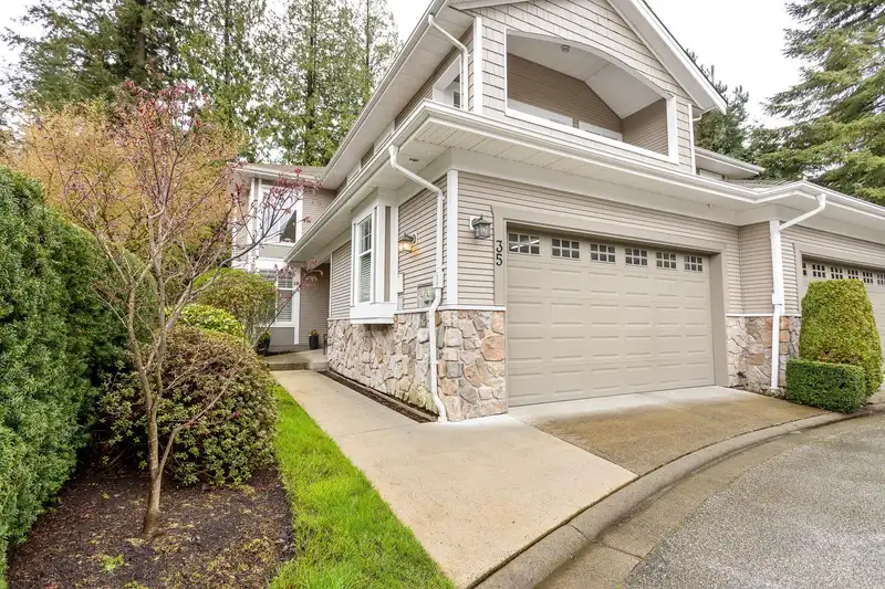 35 3500 144 STREET - photo 2 of 36
