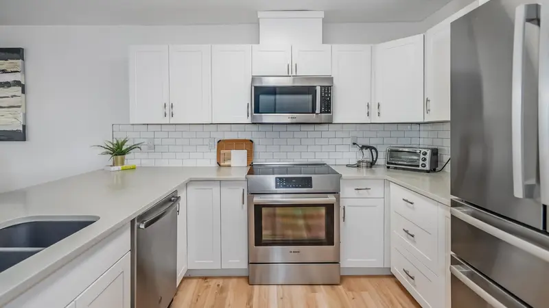 307 15272 19 AVENUE - photo 4 of 25