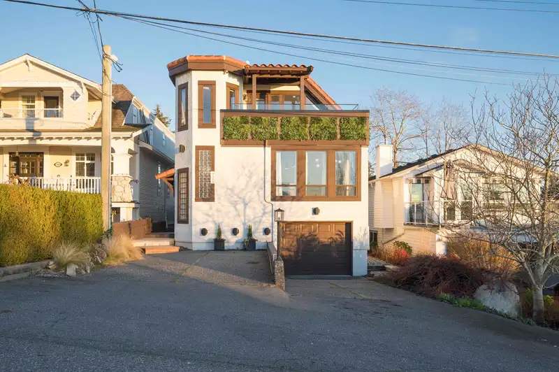 952 HABGOOD STREET - photo 1 of 40