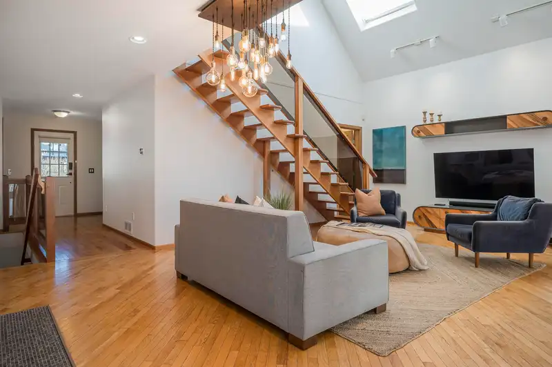 952 HABGOOD STREET - photo 3 of 40