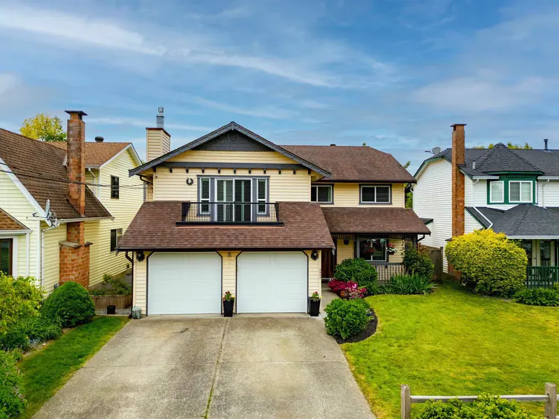 8983 204 STREET - photo 2 of 25