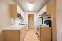 208 15020 NORTH BLUFF ROAD - thumbnail 7