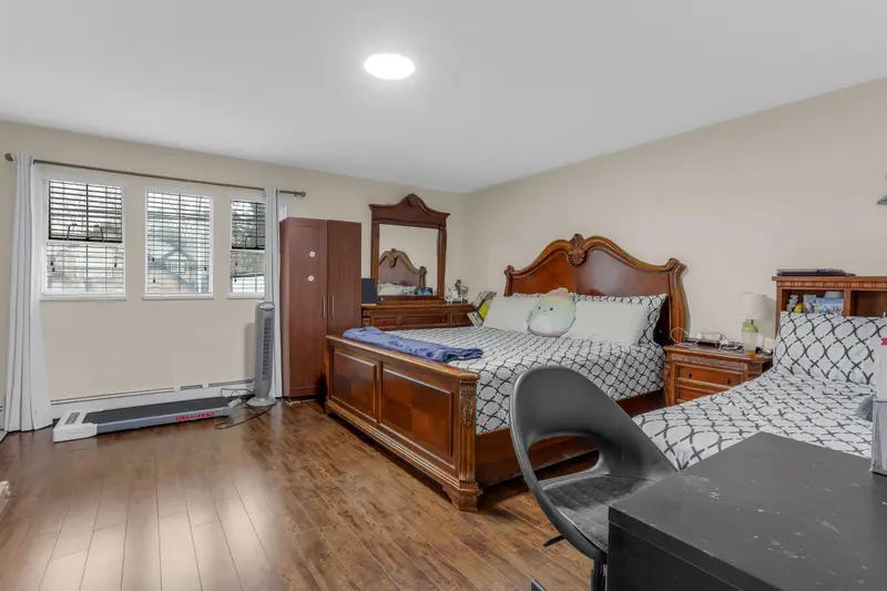 8502 148 STREET - photo 3 of 25