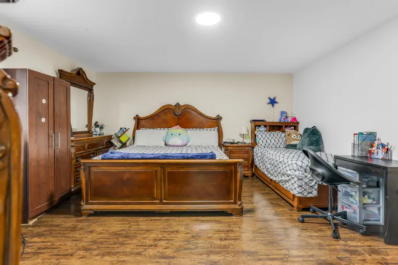 8502 148 STREET - photo 4 of 25